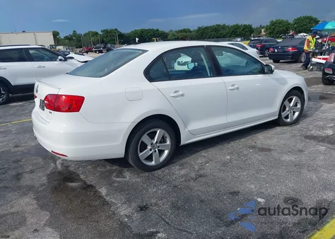 2011 Volkswagen Jetta 2.0L Tdi из США, поврежденный, VIN 3VWLL7AJ7BM062447